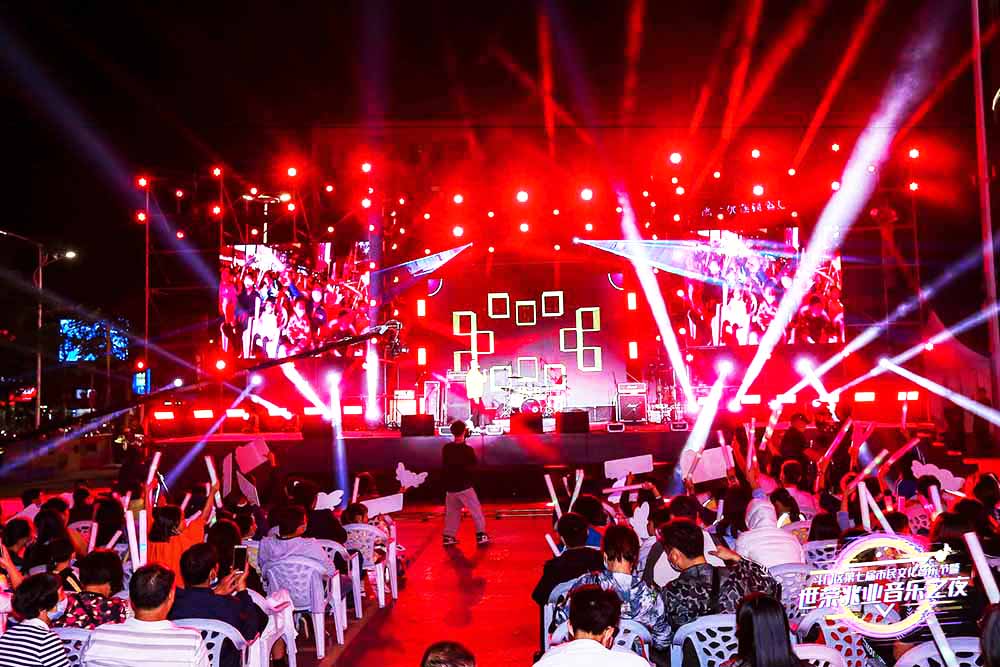 文藝演出節目歌手演唱