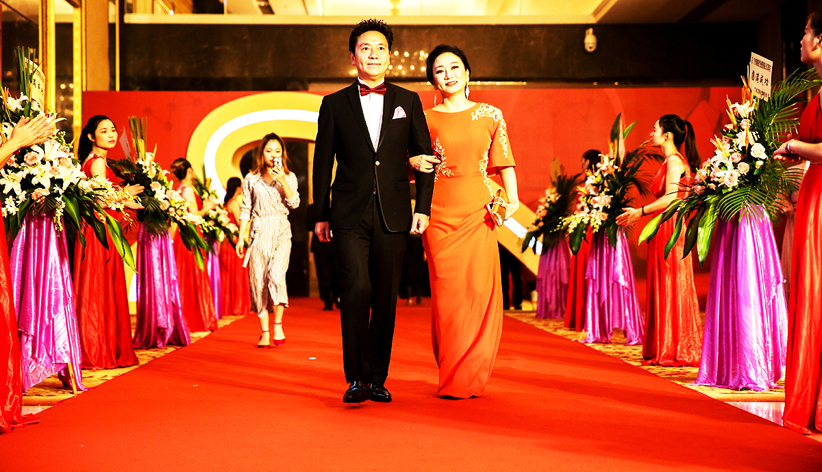 �V������c��Ӳ߄���˾�ṩ�ĵµ伯�F����cʢ�䰸���p��2